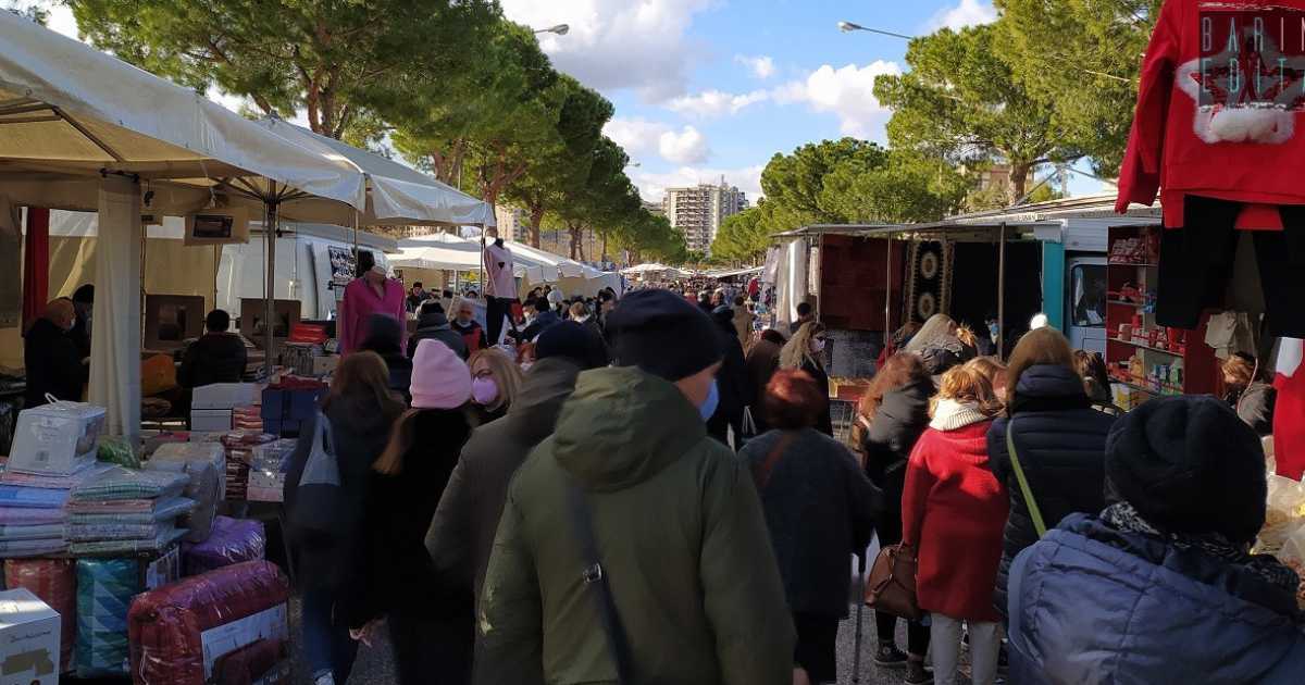 Bari, il mercato di Poggiofranco: da trent'anni di sabato mattina alla ricerca dell'affare